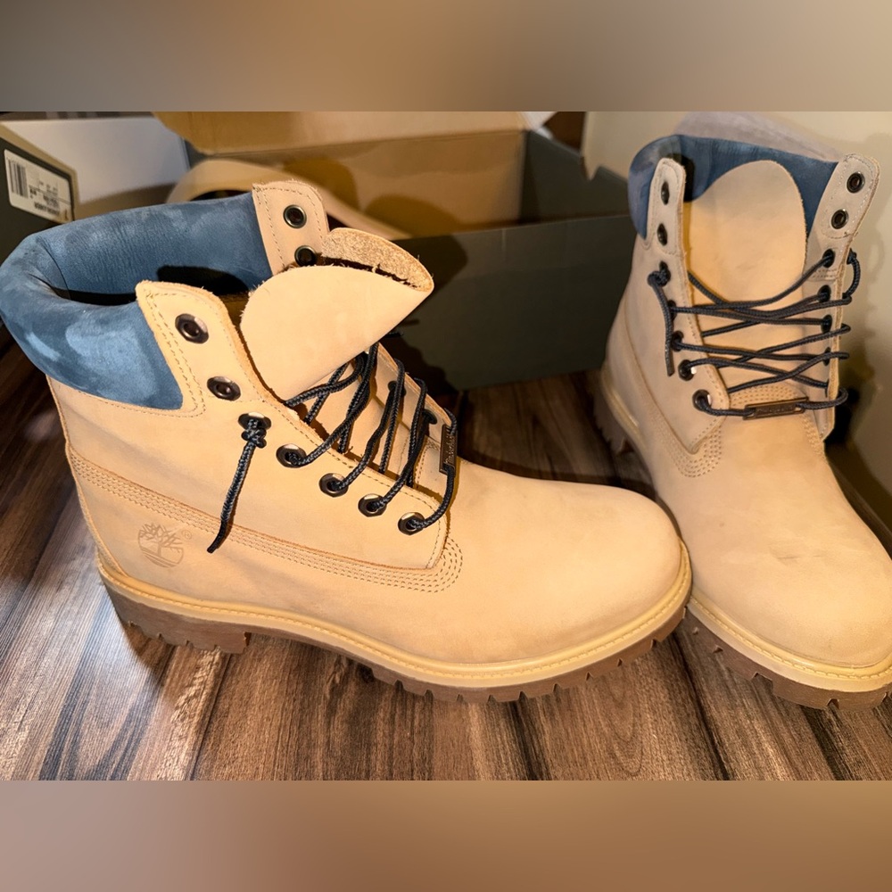 Men’s Timberland boots - Picture 9 of 13